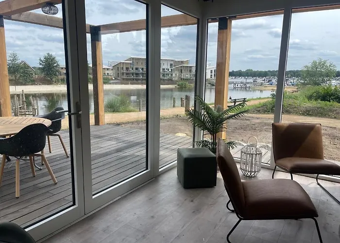 Сasa de vacaciones By Rhine With Stunning Water Views