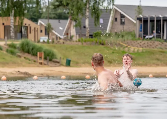 Сasa de vacaciones By Rhine With Stunning Water Views Well (Limburg)