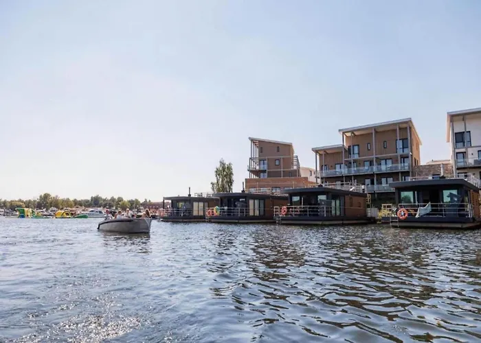 By Rhine With Stunning Water Views Сasa de vacaciones *