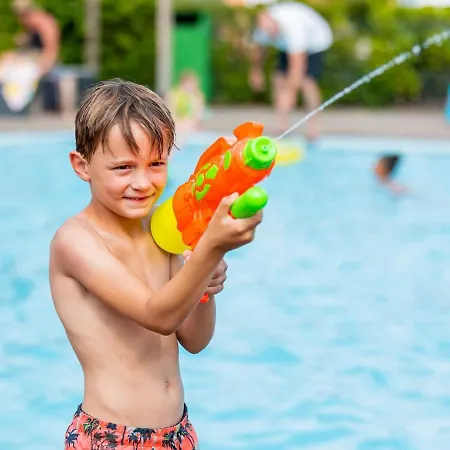 By Rhine With Stunning Water Views Дом отдыха *