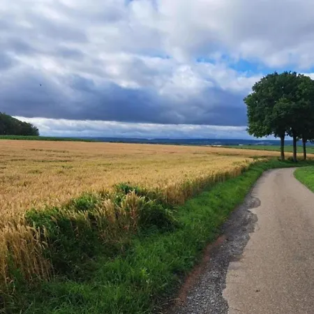 By Rhine With Stunning Water Views Дом отдыха