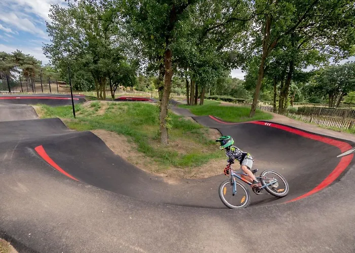 By Rhine With Stunning Water Views Casa de Férias *