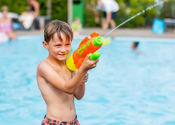 By Rhine With Stunning Water Views Casa de Férias *